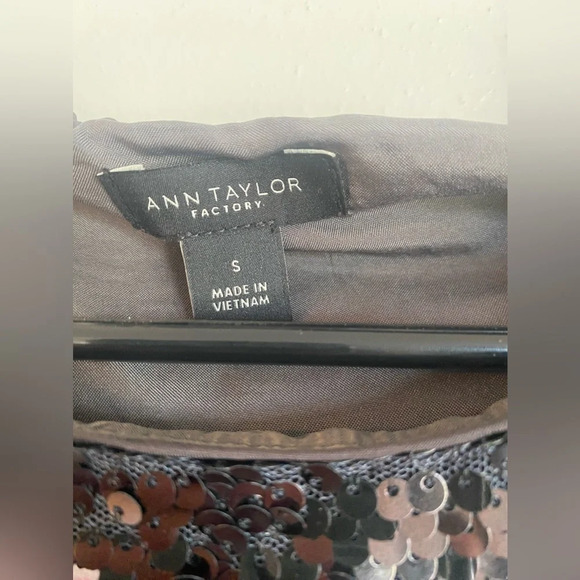 Ann Taylor | Black Sequence Top | Size S [B11] - Picture 3 of 5